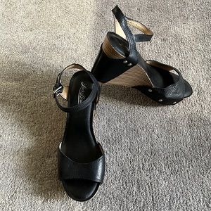 Lucky Brand Black Leather Platform Sandals